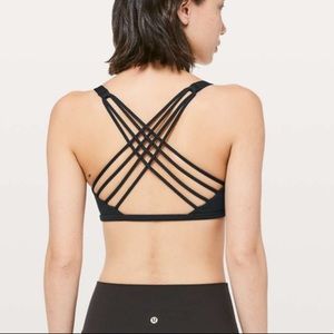 Lululemon black free to be wild sports bra sz4